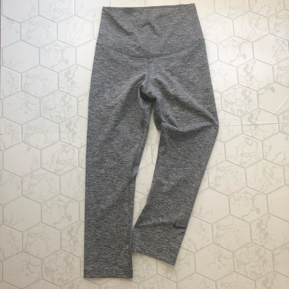 Nike Hi-Rise Grey Cropped Leggings